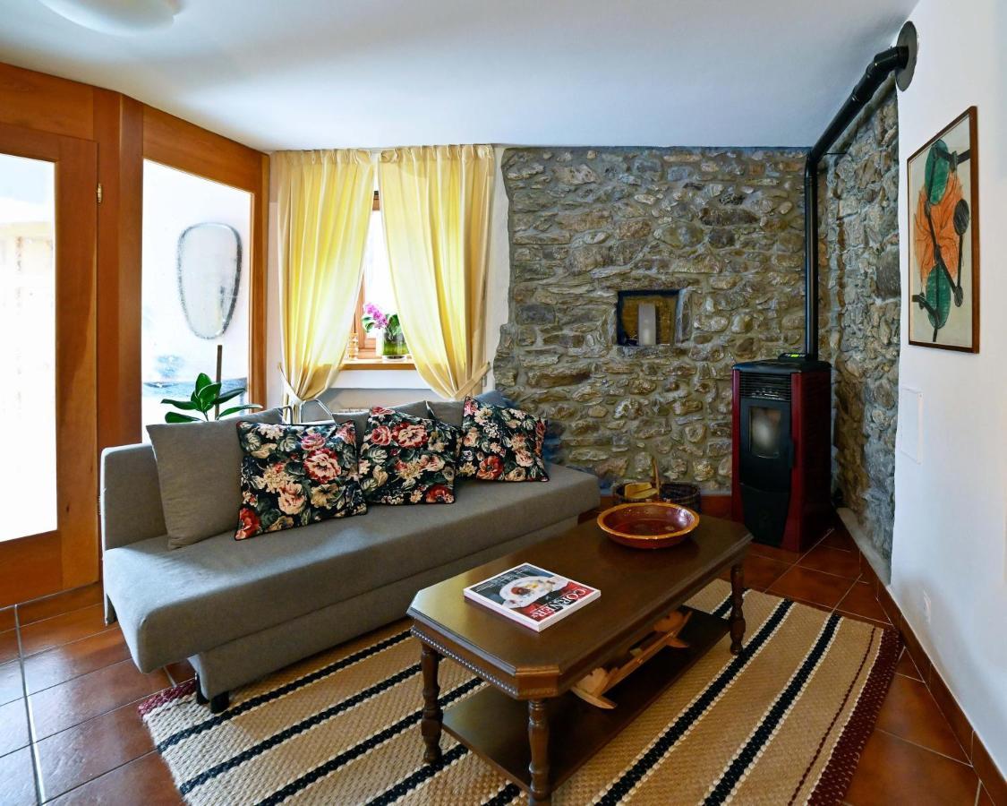 La Posta Apartment Saint Marcel Exterior photo